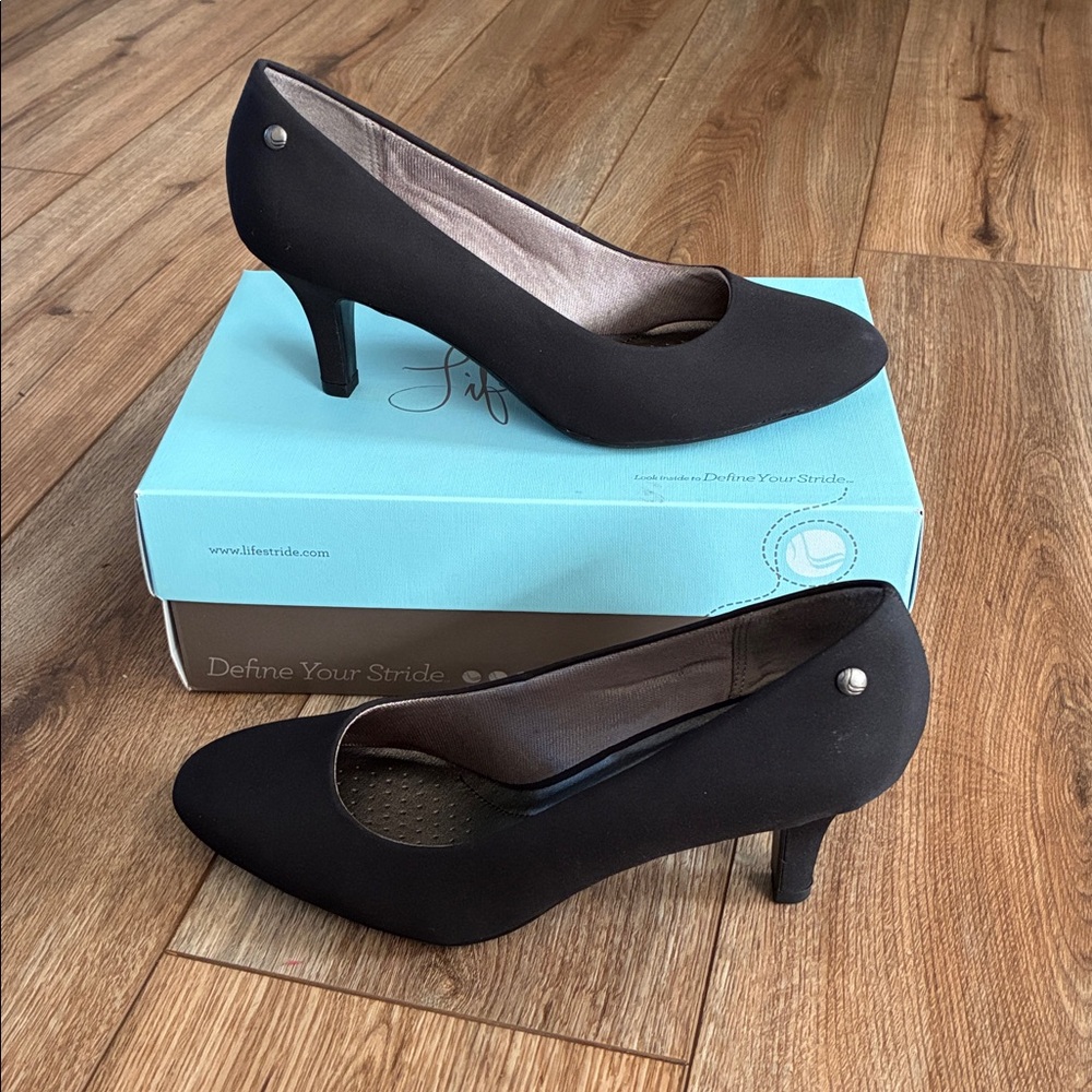 Life Stride sz 9M Black Women's Heels barely worn!